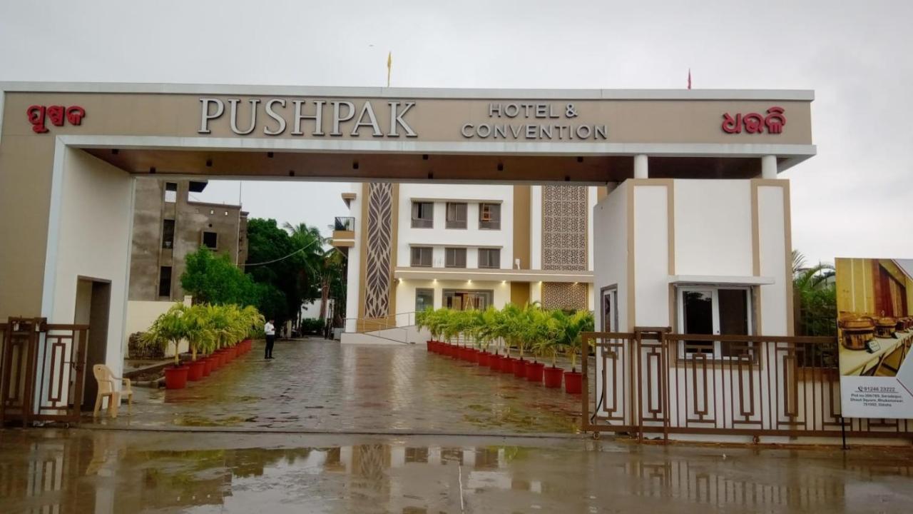 Pushpak Hotel & Convention Bhubaneswar Exterior photo