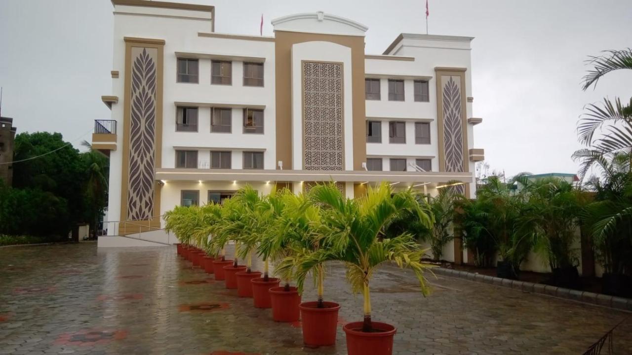 Pushpak Hotel & Convention Bhubaneswar Exterior photo